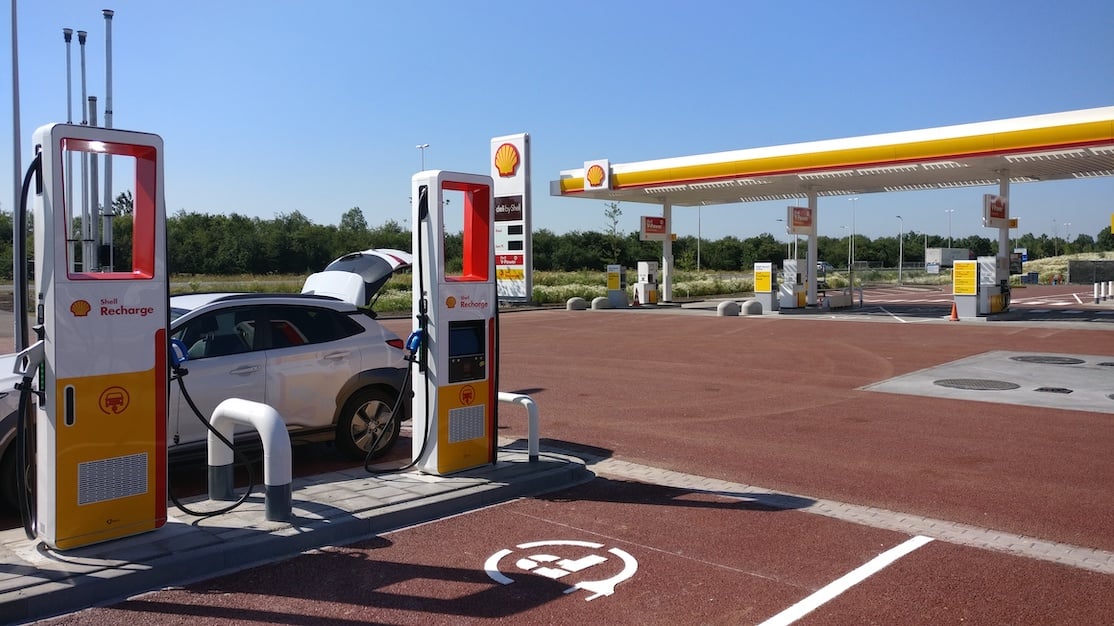 Energy storage and EVs: 'Batteries on wheels' and ESS for charging stations  