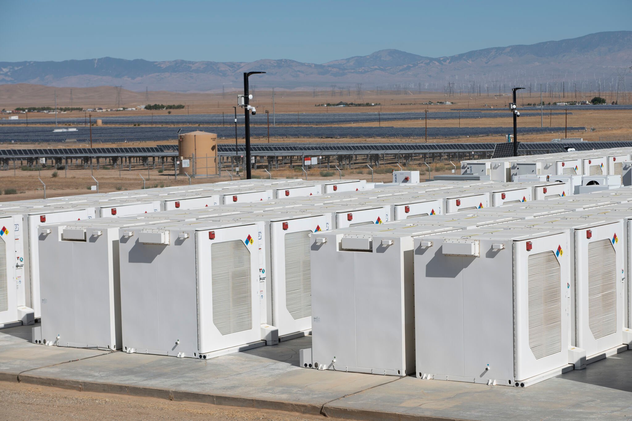 RWE connects its first utility-scale battery storage project to the  California grid