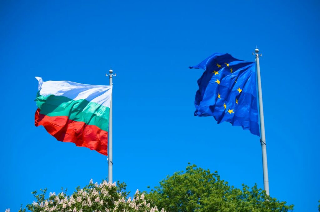 Bulgaria, European Bank for Reconstruction and Development sign renewables  and energy storage agreements 