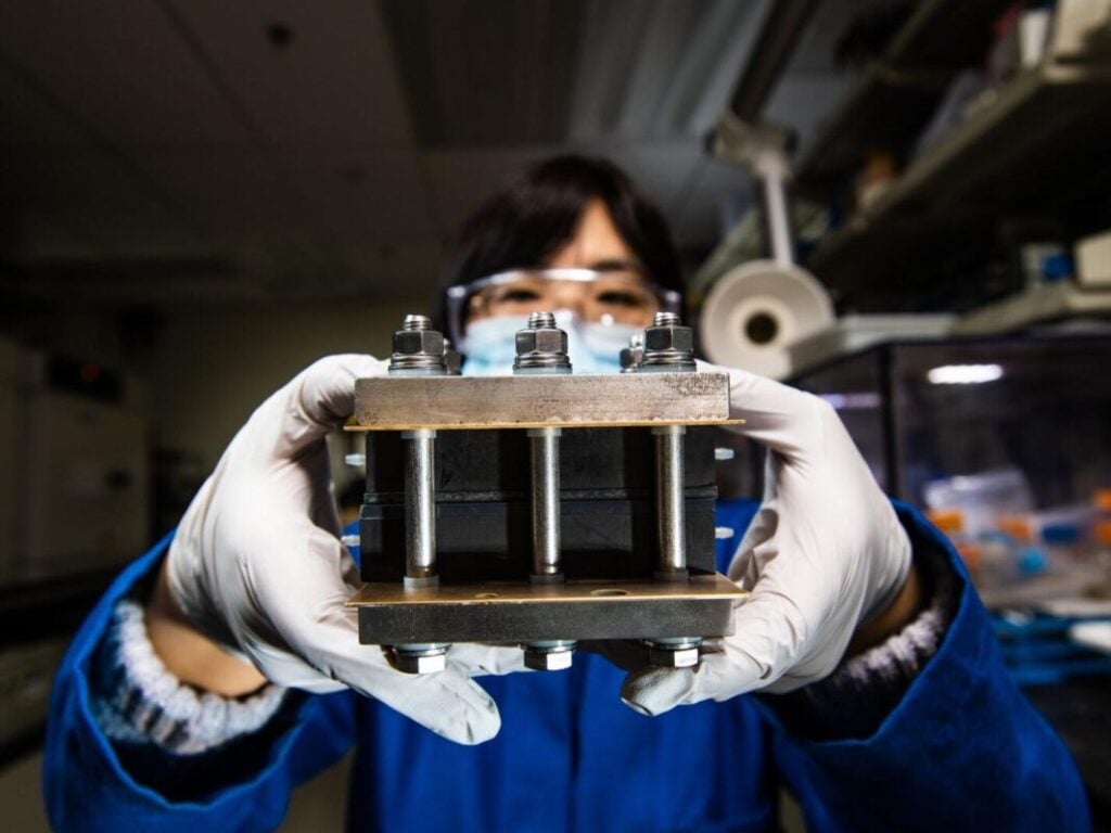 EZBattery Model is a physics-based stack performance model that can predict the performance of redox flow batteries and its variants in less than a second. Image: Andrea Starr | Pacific Northwest National Laboratory