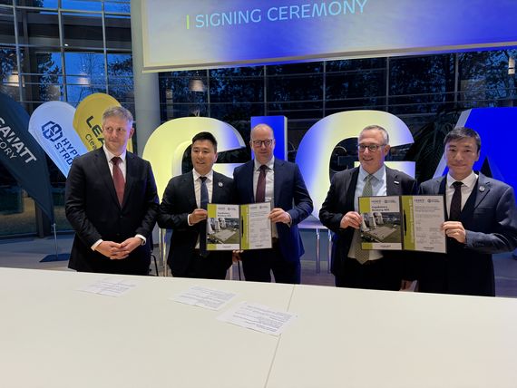 Marking the deal, from left to right: LEAG CFO Thomas Merker, Kan Wu, Hyperstrong Sales Director for the DA-CH region; Thomas Brandenburg, CEO LEAG Clean Power, LEAG CEO Adi Roesch; Pingyang Wang, Senior Vice President of HyperStrong International.