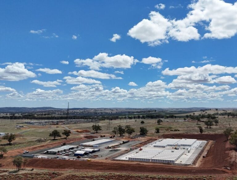 Fluence completes ahead-of-schedule delivery of all enclosures to 600MWh BESS in Australia