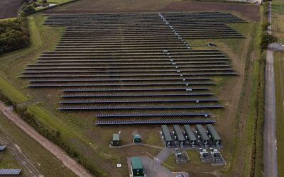 The UK's first subsidy-free solar PV farm, Clayhill, was built with co-located battery storage. Image: Anesco.