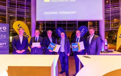 Fluence CEO Julian Nebreda (third from right) at the signing of contracts for a 1GW/4GWh BESS in Germany last year with energy company LEAG. Image: LEAG / Andreas Franke**