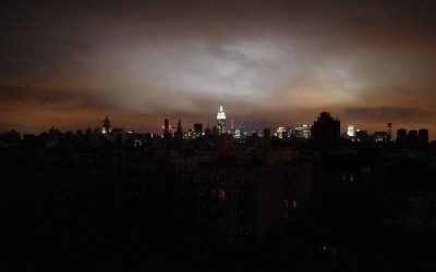 Hurricane_Sandy_Blackout_New_York_Skyline_wiki_user_david_shankbone