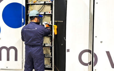 A Microvast engineer takes readings of an ESS battery tray featuring the game-changing 53.5Ah battery cell. Image: Microvast