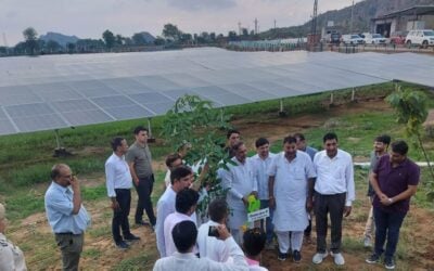 Rajasthan energy minister Heeralal Nagar visited solar PV projects in the state this week, including projects installed under a scheme to promote solar for farming communities. Image: Energy RRVUN / Government of Rajasthan (cropped to fit page format by Andy Colthorpe)