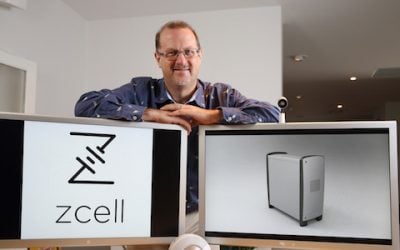 Simon_Hackett_with_ZCell_1_W