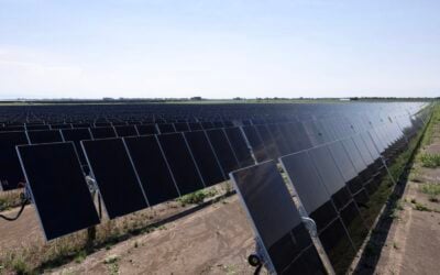 Close-up of Swift Current Energy's Double Black Diamond 800MW solar PV plant in Illinois, US. Image: Swift Current Energy via LinkedIn