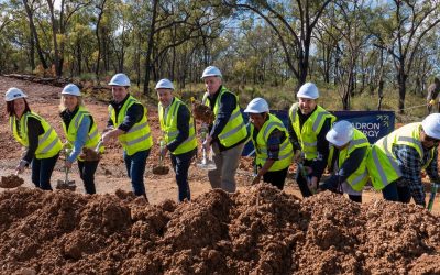 Squadron Energy executives and staff join members of the Barada Kabalbara Yetimarala community - traditional custodians of the land - in a groundbreaking ceremony. Image: Squadron Energy.