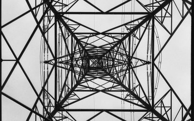 pylon_from_the_ground_flickr_invernodreaming