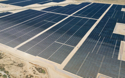 Image of Sun Streams 4, a 377 MWdc solar and 300 MWac / 1200 MWh storage project at the Longroad Sun Streams Complex.  The newest addition to the Sun Streams Complex is Sun Pond, a 111 MWdc solar and 85 MWac / 340 MWh storage project.  Image courtesy of Longroad Energy.