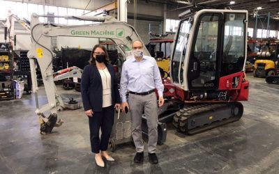 NYSERDA's president and CEO Dorren Harris and New York State's 63rd District Senator Tim Kennedy with Viridi Parente's Green Machine equipment. The pair visited the Viridi Parente facility last year. Image: Viridi Parente via Twitter.